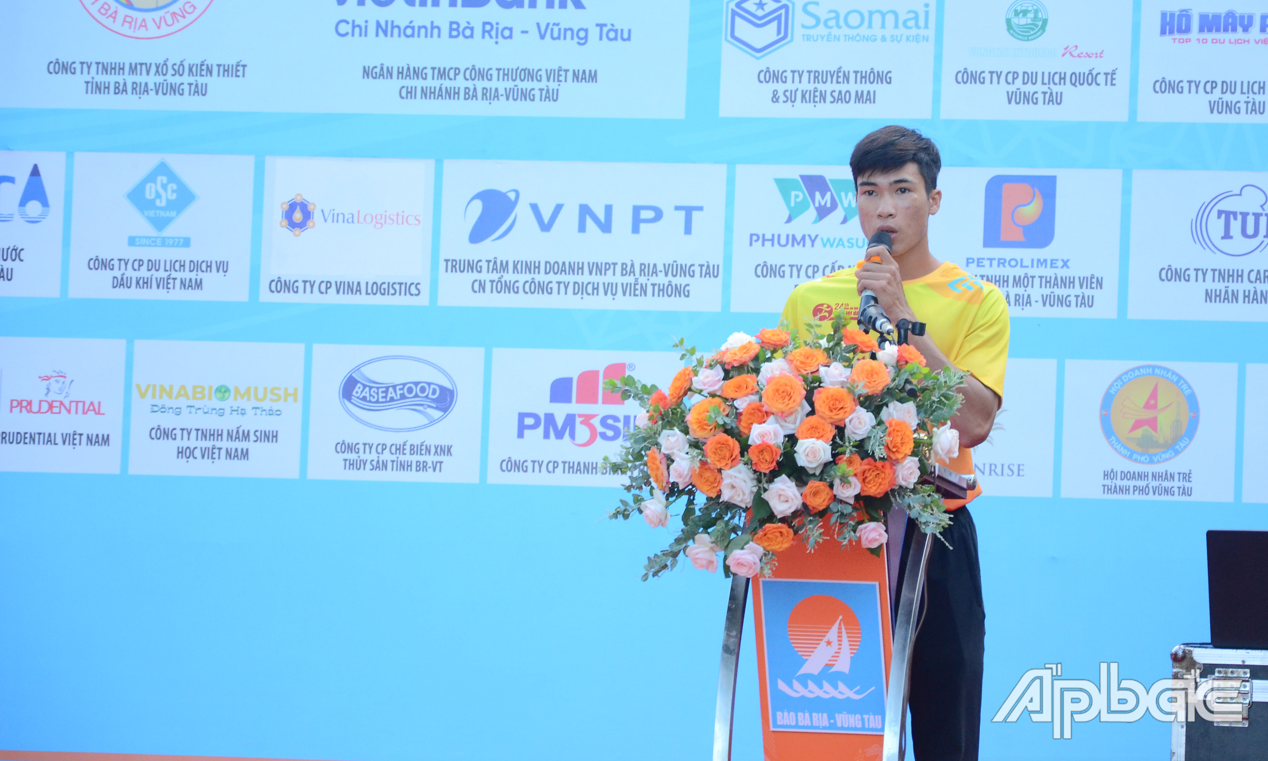 VĐV tuyên thệ.