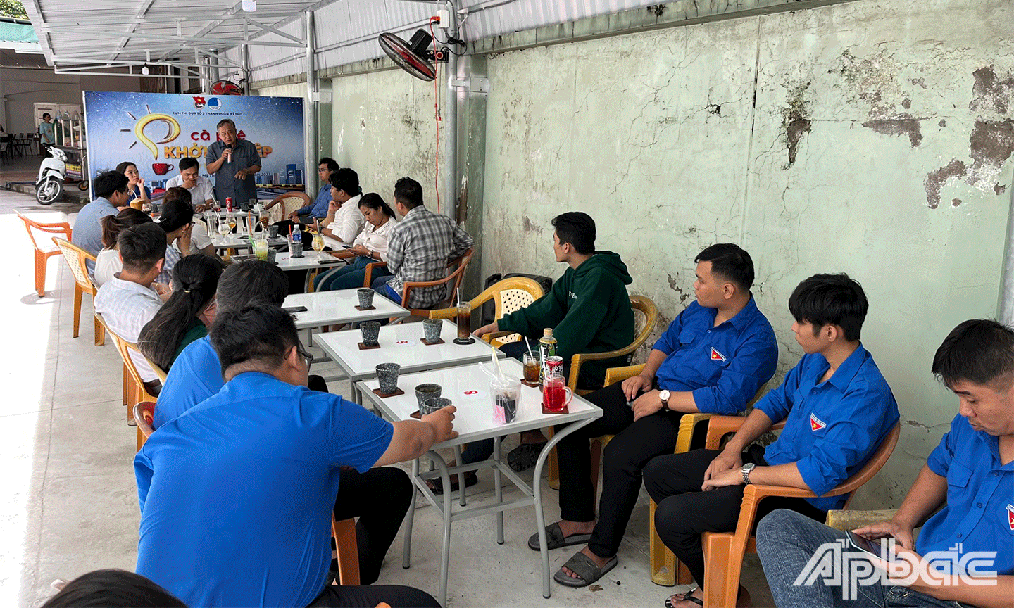 Cà phê khởi nghiệp thu hút khá đông đoàn viên, thanh niên tham gia 