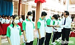 Phó Chủ tịch UBND tỉnh Nguyễn Thành Diệu dự Lễ khai giảng tại Trường THPT Nguyễn Văn Tiếp