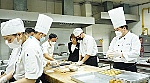 Tràn lan vi phạm an toàn thực phẩm bánh Trung thu tại nhiều khách sạn 5 sao