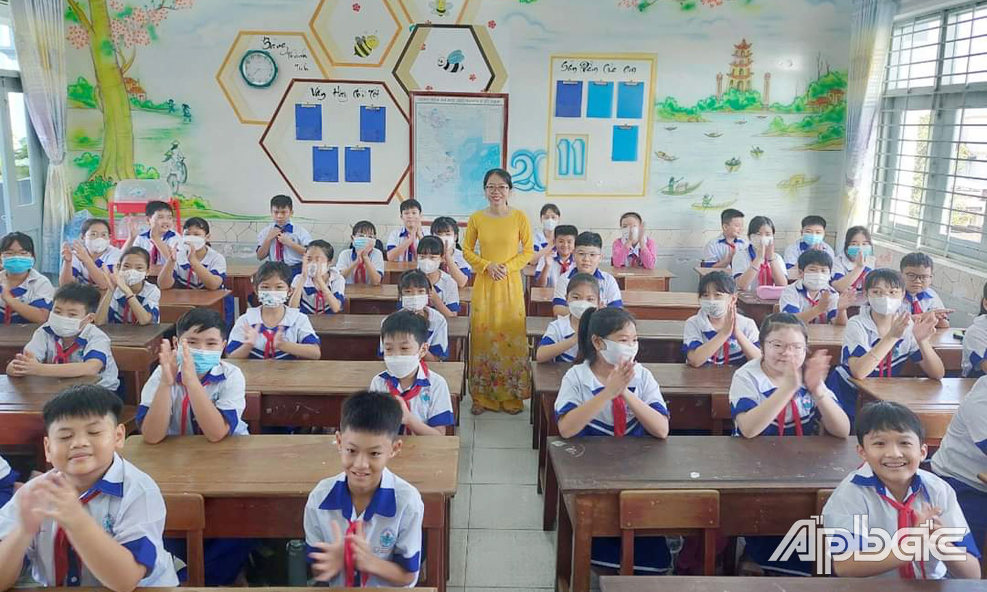  Học sinh Trường Tiểu học Thủ Khoa Huân đầu năm học mới. 