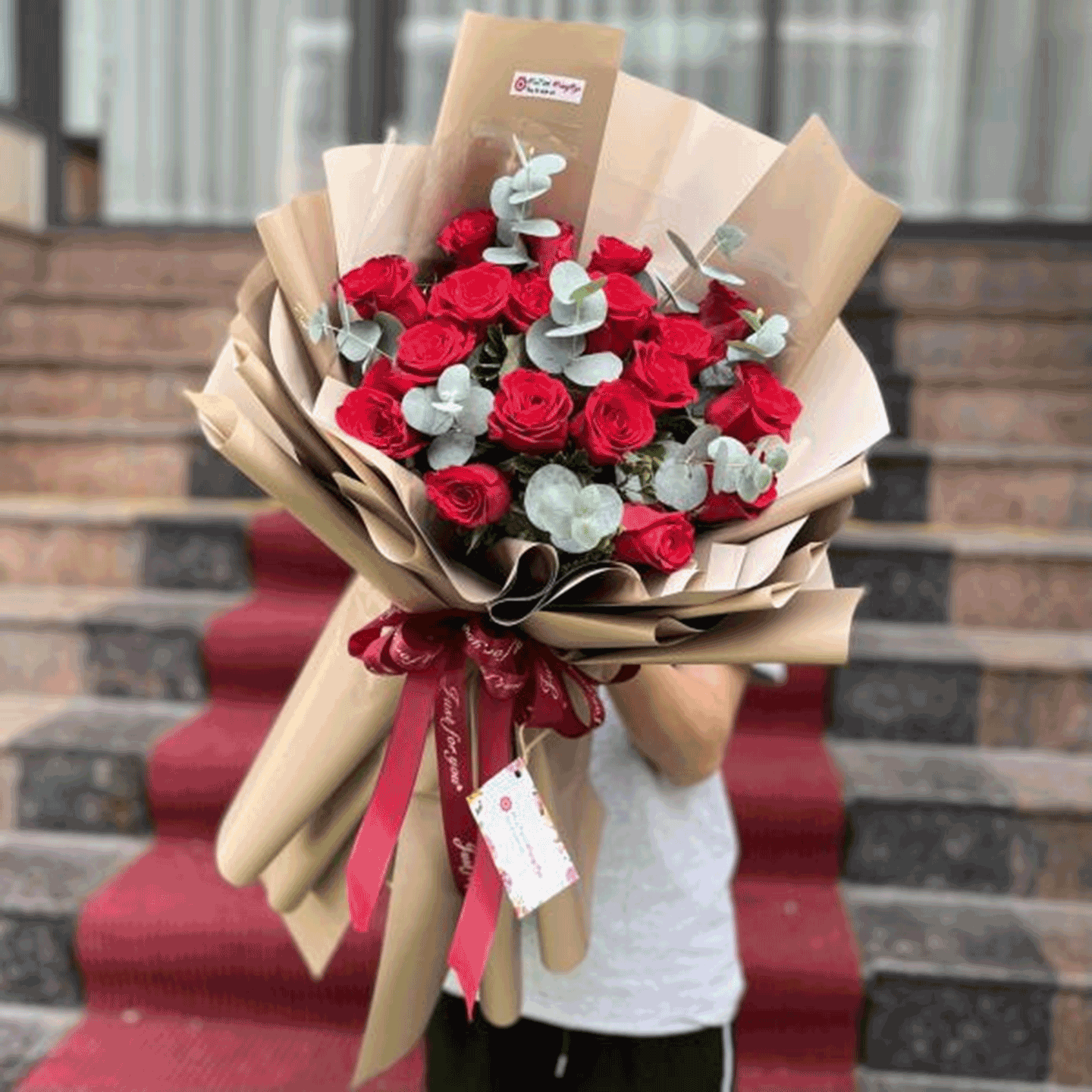 Hoa hồng được chào đón rất nồng nhiệt.