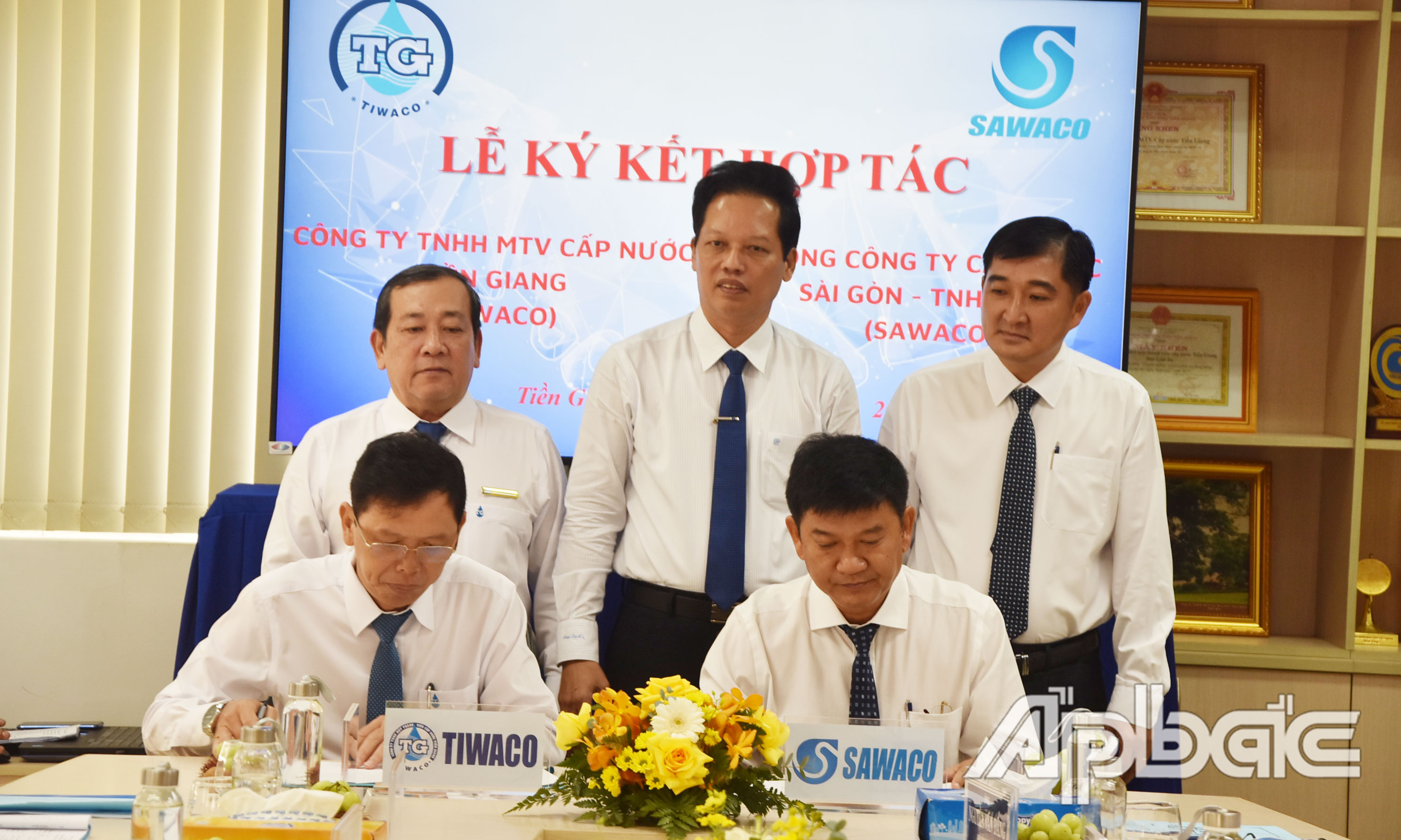 Ký kết ghi nhớ chương trình hợp tác, chia sẻ thông tin giữa 2 đơn vị.