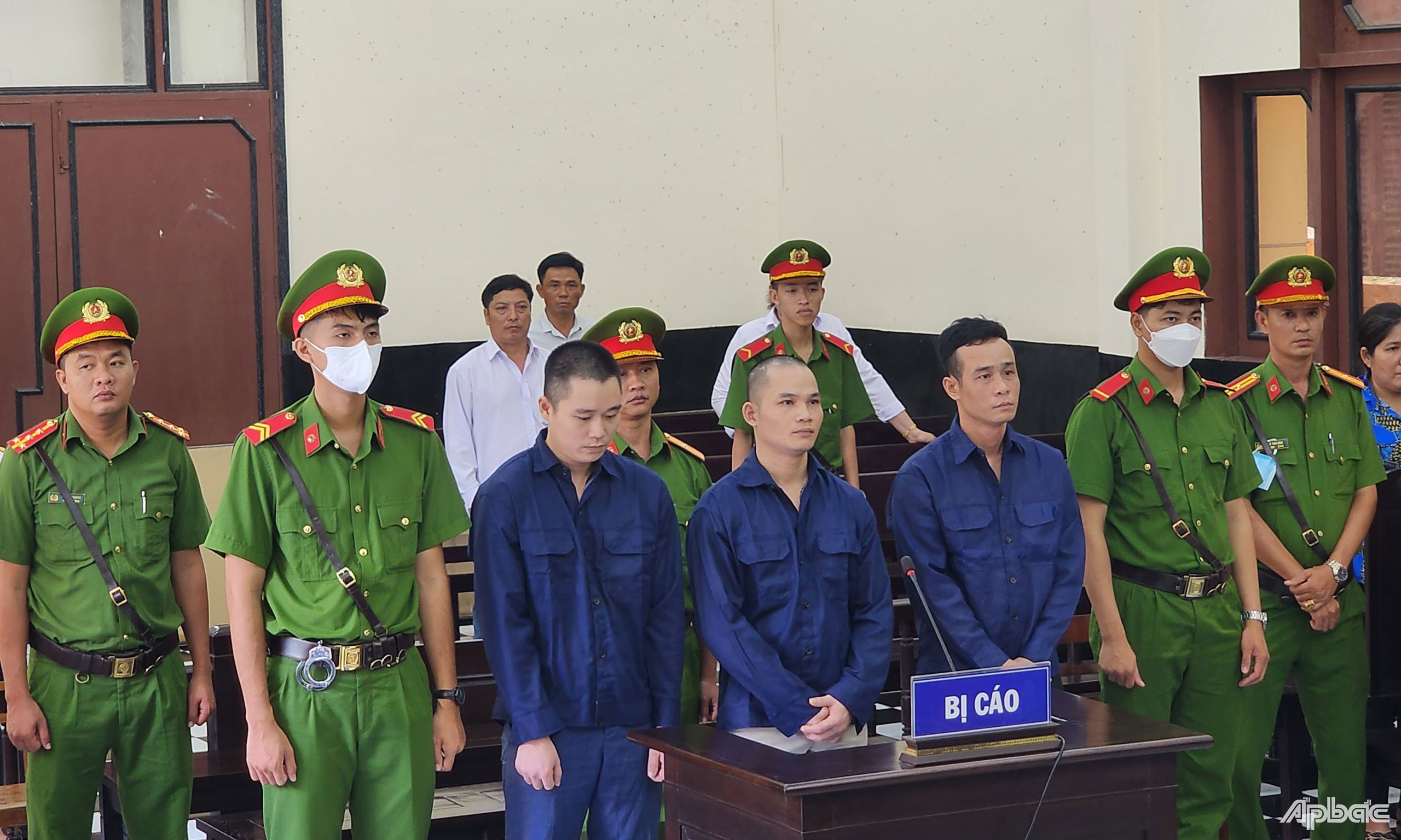 Các bị cáo tại phiên tòa.