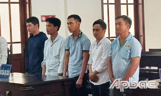 Các bị cáo tại phiên tòa.
