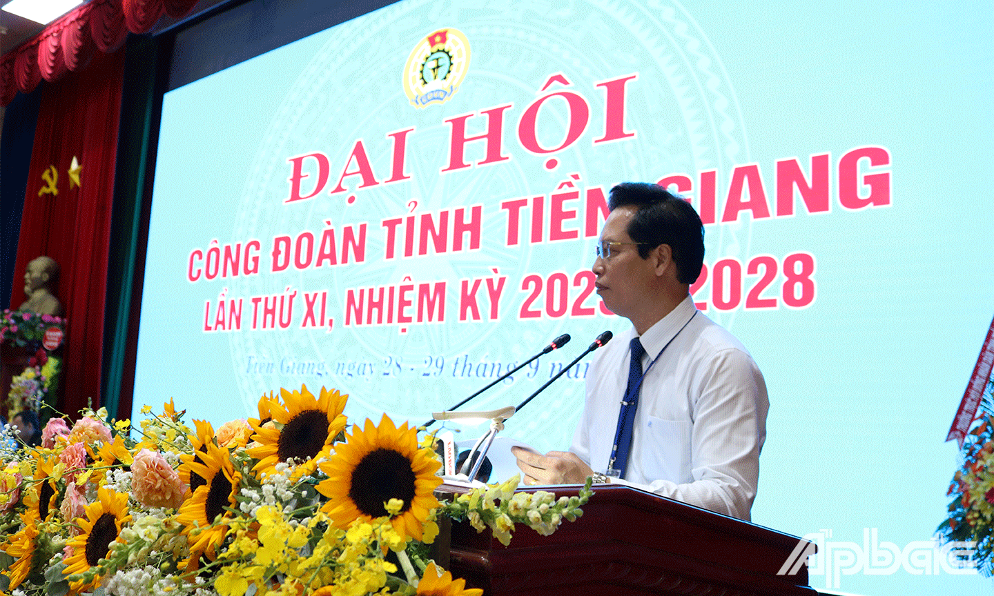 Đồng chí Nguyễn Thành Diệu Phó Chủ tịch UBND tỉnh phát biểu tại Đại hội