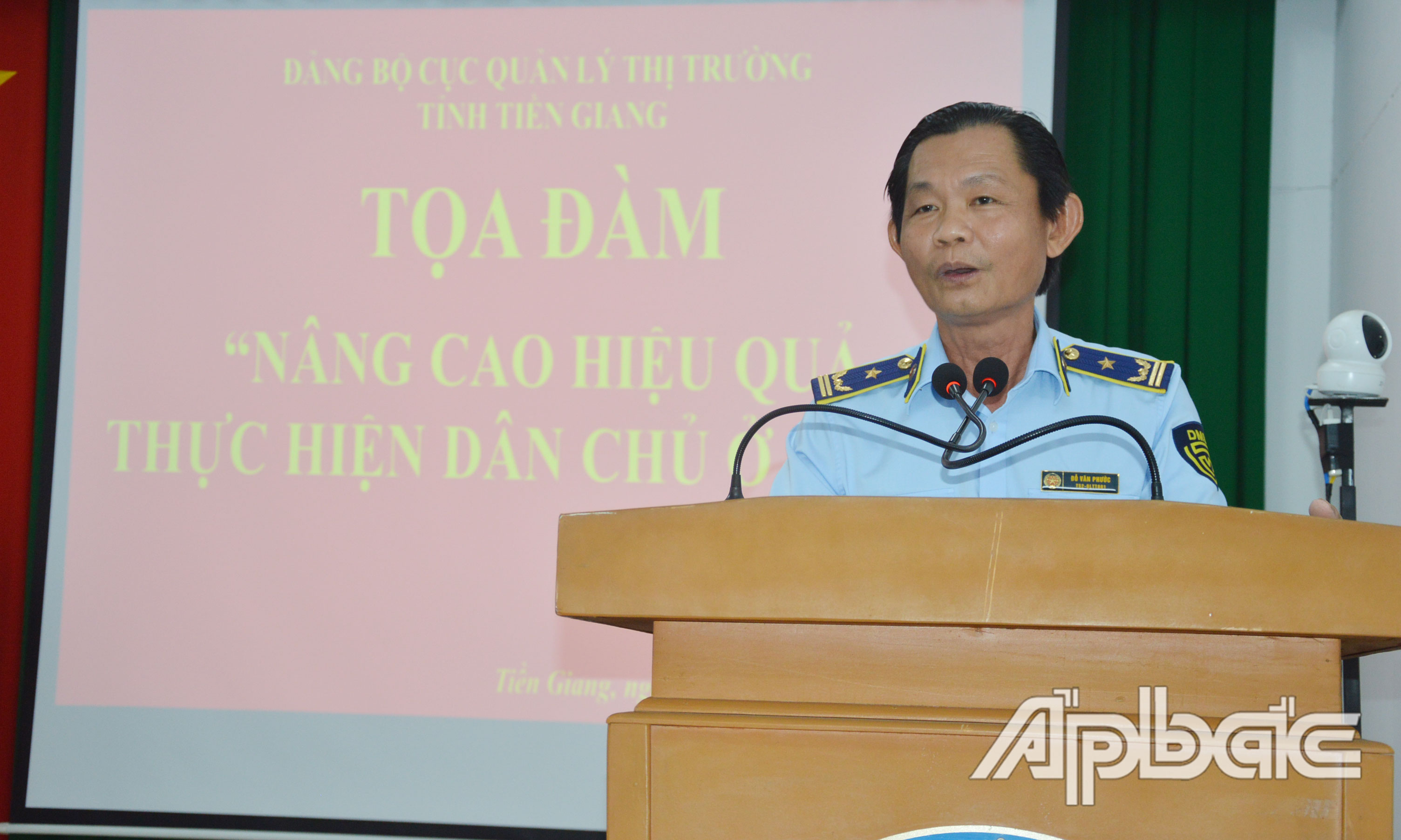 Đồng chí Đỗ Văn Phước phát biểu kết luận tại buổi tọa đàm.