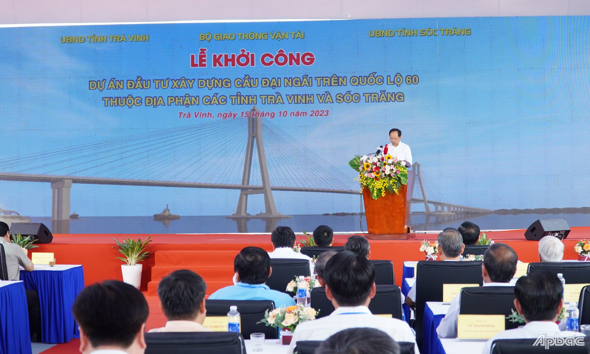 Lãnh đạo Bộ GTVT báo cáo tại Lễ khởi công.