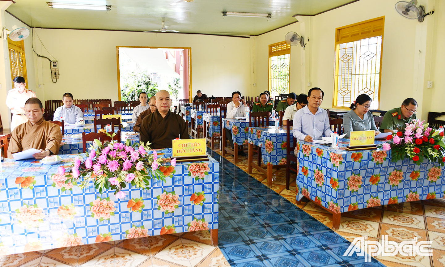 Các đại biểu tham dự lễ triển khai kế hoạch phối hợp tăng cường công tác tuyên truyền, phổ biến, giáo dục, vận động Tăng, Ni, Phật tử tham gia bảo đảm trật tự, an toàn giao thông giai đoạn 2023 -2026 trên địa bàn thành phố Mỹ Tho. 
