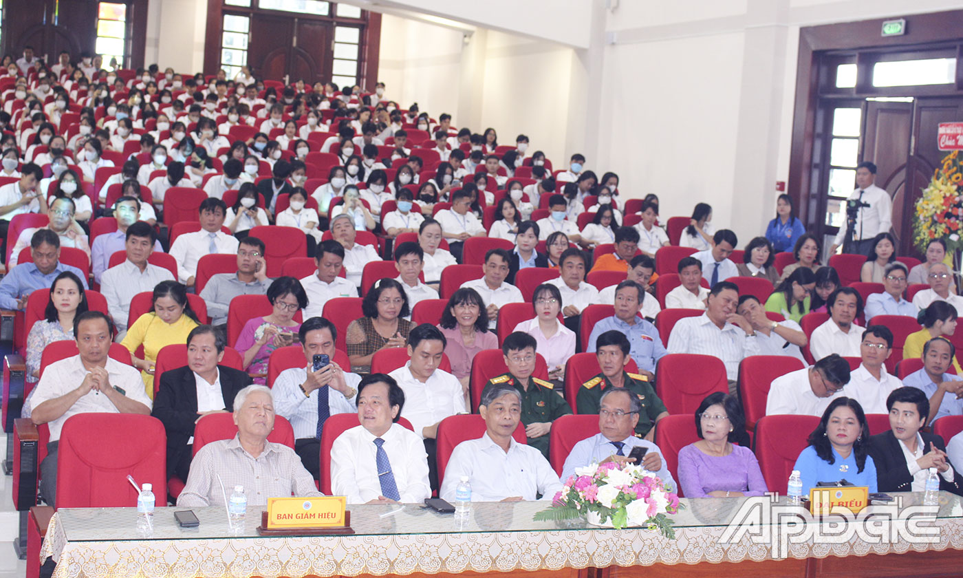 Quang cảnh buổi lễ. 
