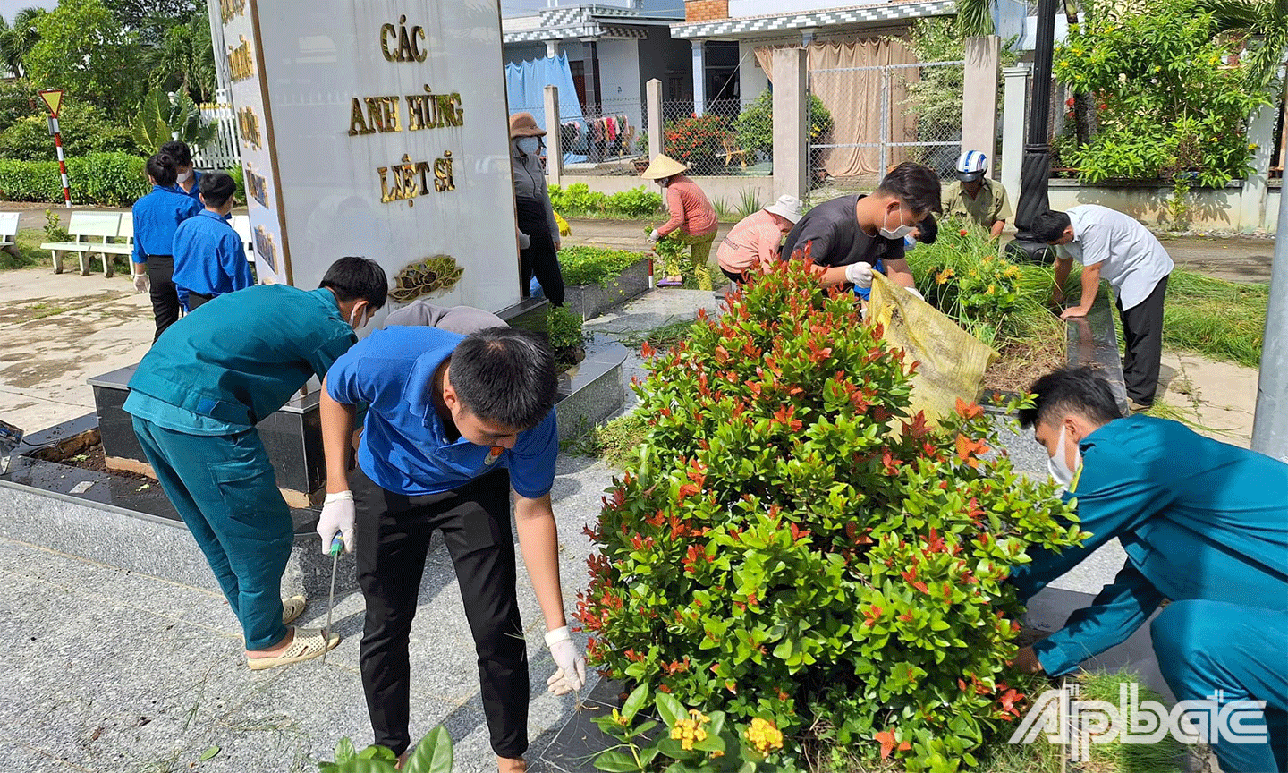 Đồng loạt ra quân thực hiện Ngày cao điểm chung tay xây dựng nông thôn mới và  