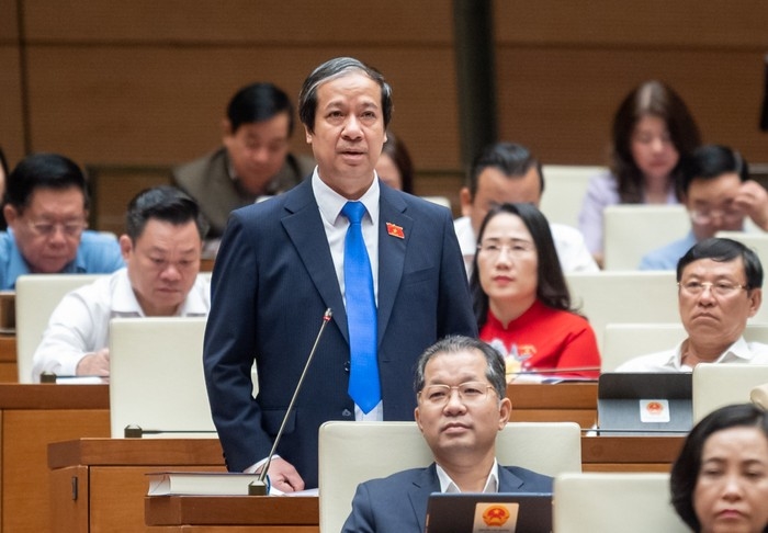  Bộ trưởng Bộ Giáo dục và Đào tạo Nguyễn Kim Sơn trả lời chất vấn tại Kỳ họp thứ sáu (Quốc hội khóa XV). Ảnh: Quochoi.vn