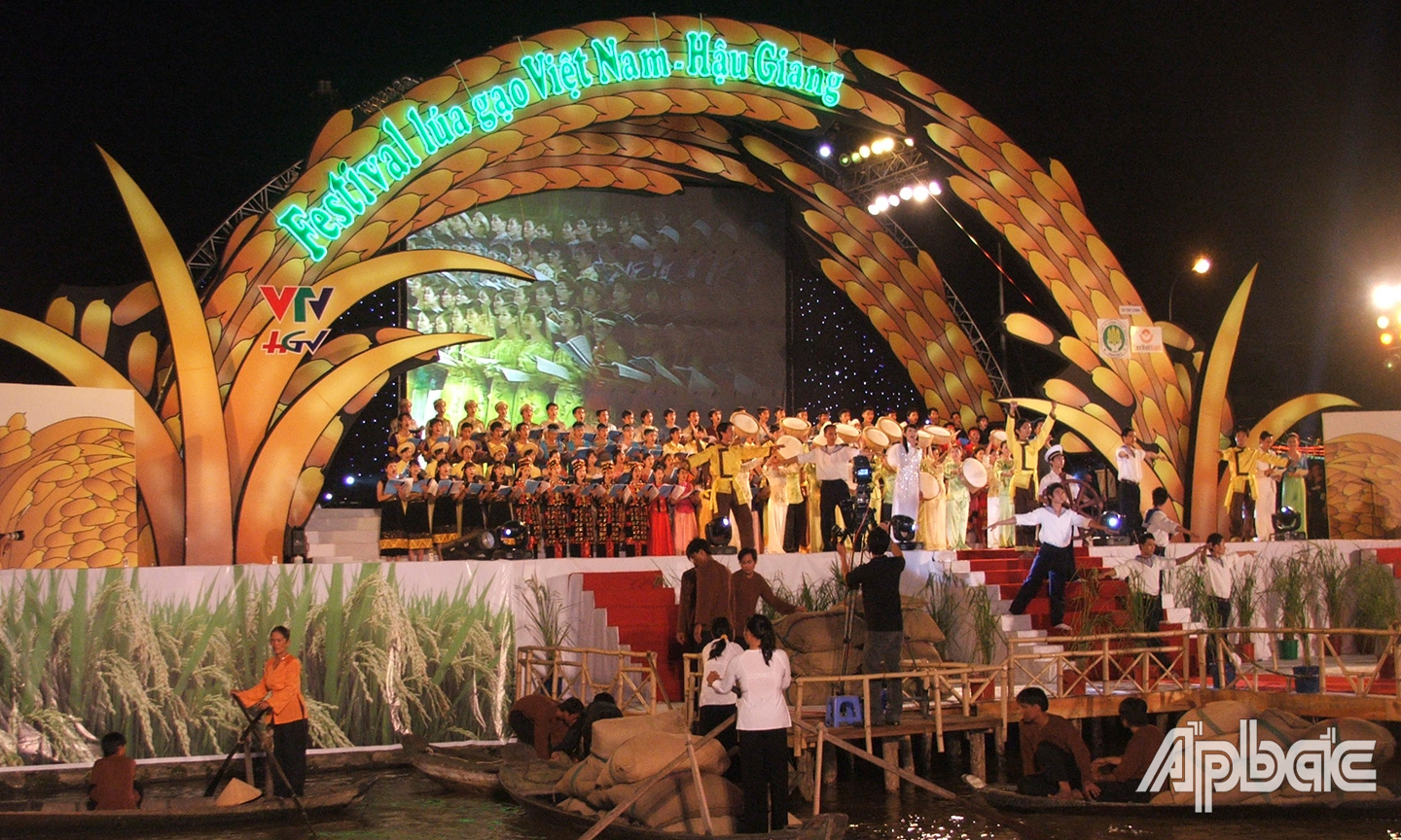 Festival lúa gạo lần thứ I được tổ chức tại tỉnh Hậu Giang vào năm 2009.