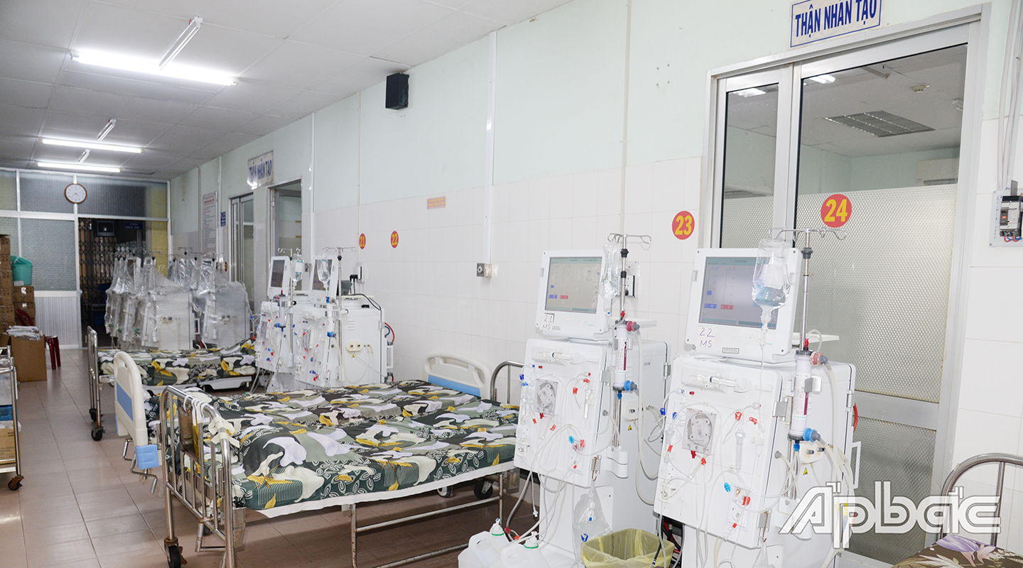 Kiểm tra việc chuẩn bị trang thiết bị y tế vận chuyển về cơ sở mới