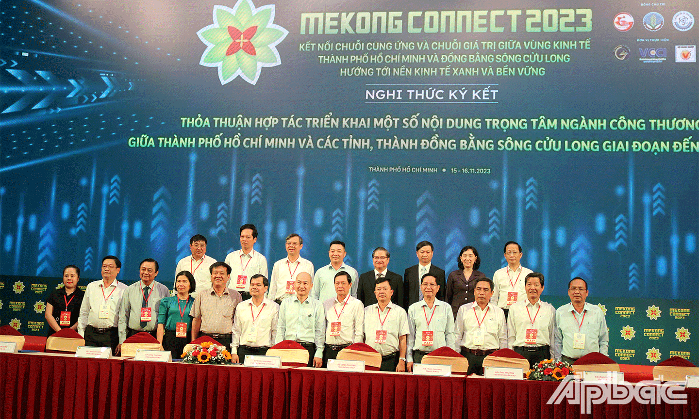 lễ ký kết hợp tác triển khai các nội dung trọng tậm ngành công thương giữa TP. Hồ Chí Minh và các tỉnh, thành Đồng bằng sông Cửu Long giai đoạn 2023 – 2025. 