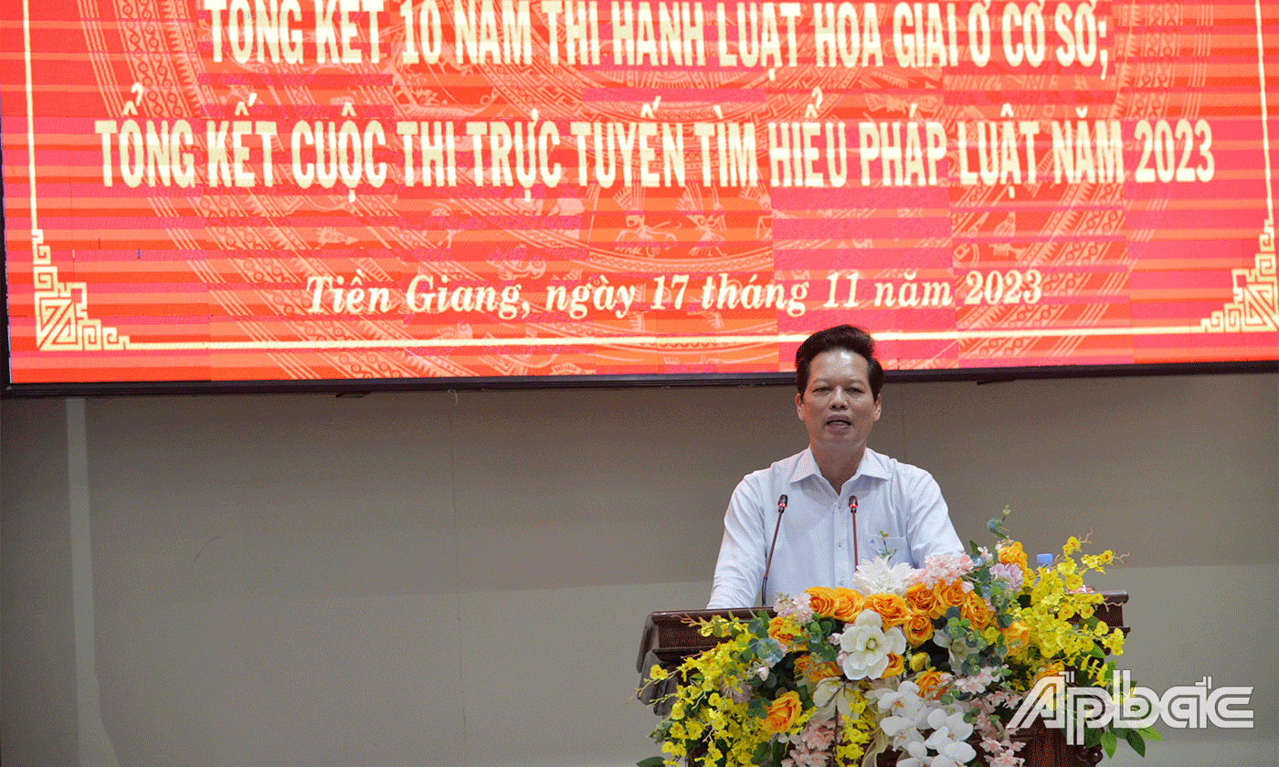 Phó Chủ tịch UBND tỉnh Nguyễn Thành Diệu phát biểu tại hội nghị.