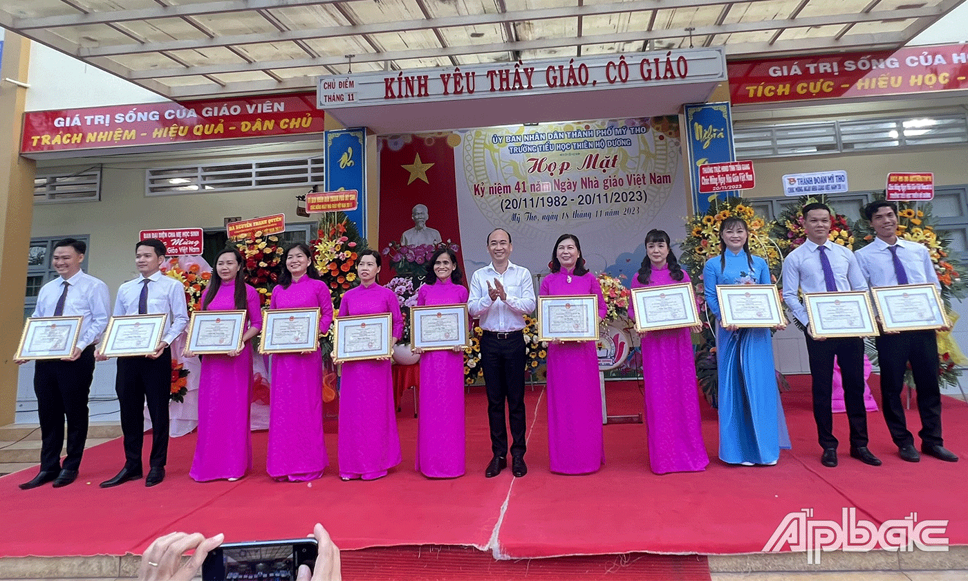 các tập thể, cá nhân của trường đã vinh dự nhận Bằng khen, giấy khen của UBND tỉnh Tiền Giang, ngành Giáo dục TP. Mỹ Tho.