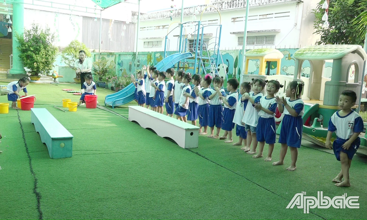 Nhà trường luôn đổi mới, có nhiều sáng kiến nâng cao chất lượng dạy trẻ.   