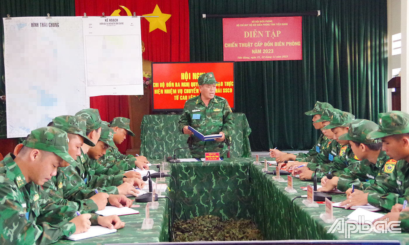 Thực hành chiếm lĩnh trận địa đánh địch, sẵn sàng đánh địch tiến công. 