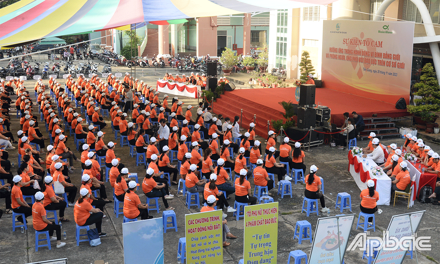 Đại biểu tham dự sự kiện.