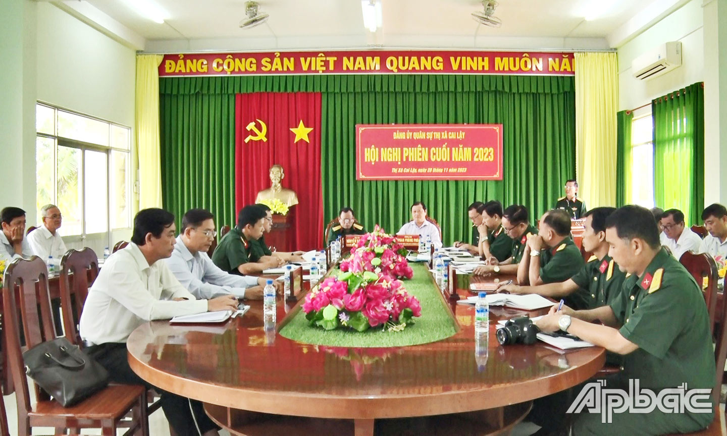 Ch--huy-tru-ng-Ban-CHQS-th--xã-phát-bi-u.jpg