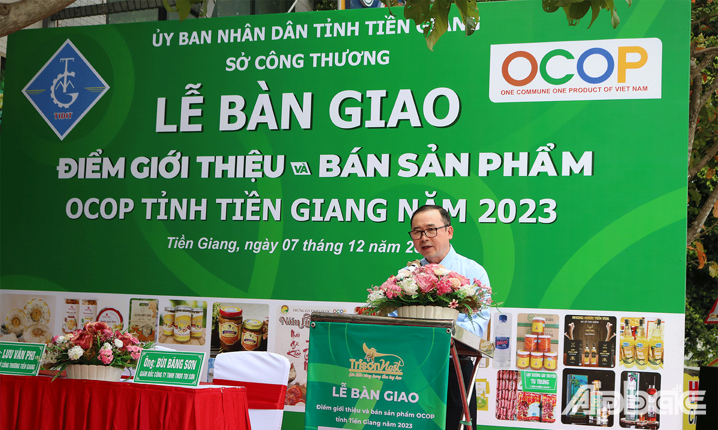 Vụ trưởng Vụ thị trường trong nước Phan Văn Chinh phát biểu tại buổi lễ