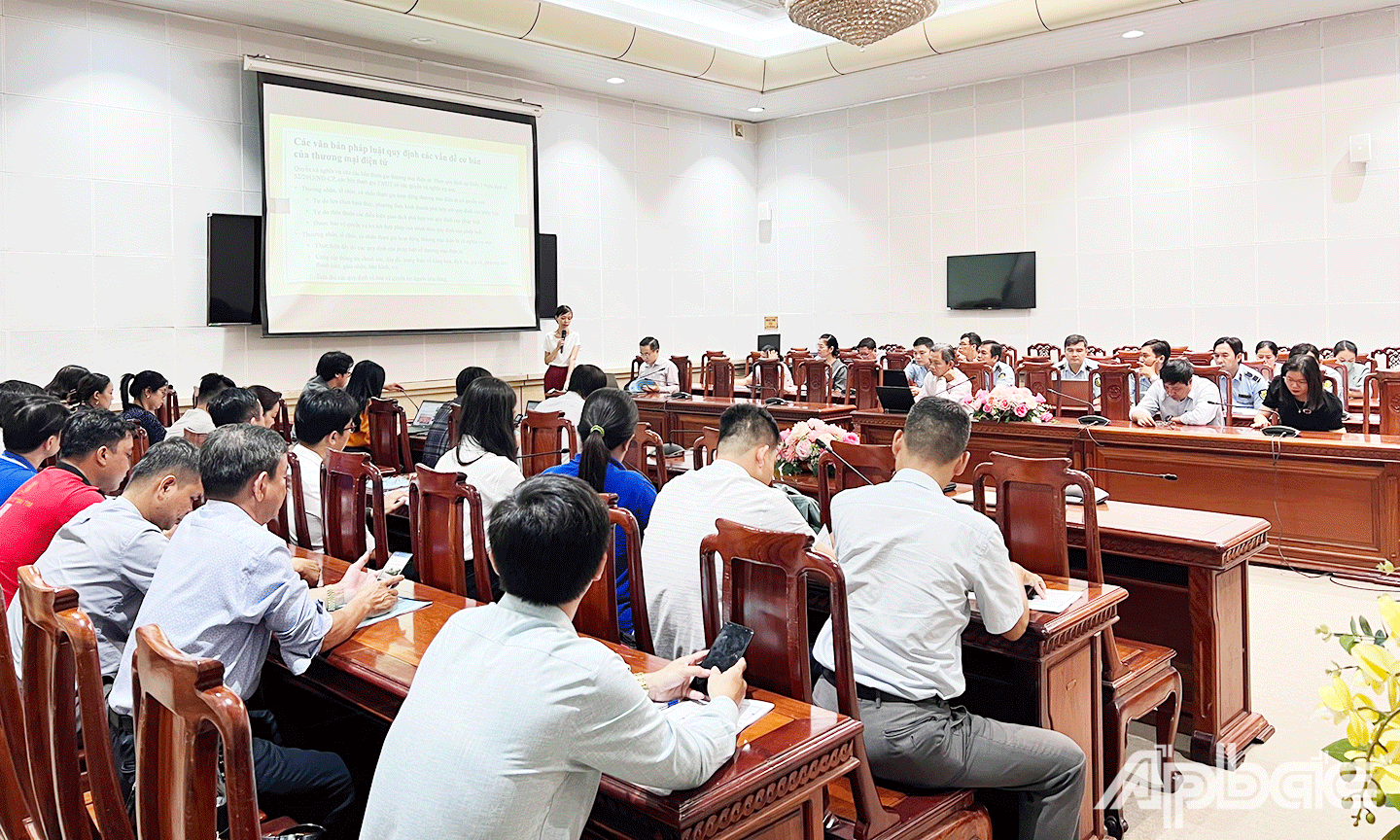 Quang cảnh Hội nghị tập huấn
