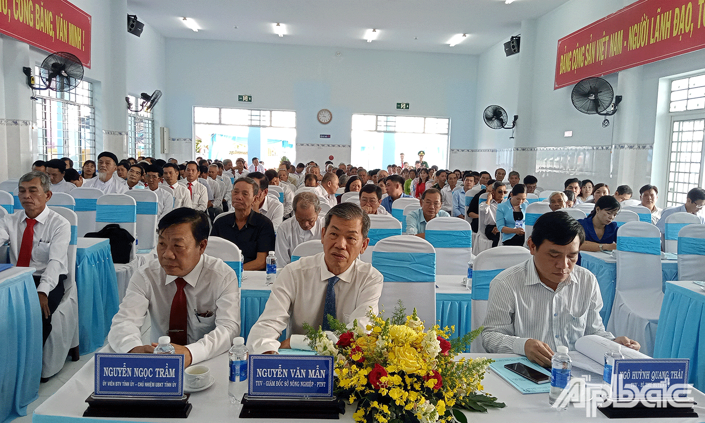Đại biểu tham dự lễ