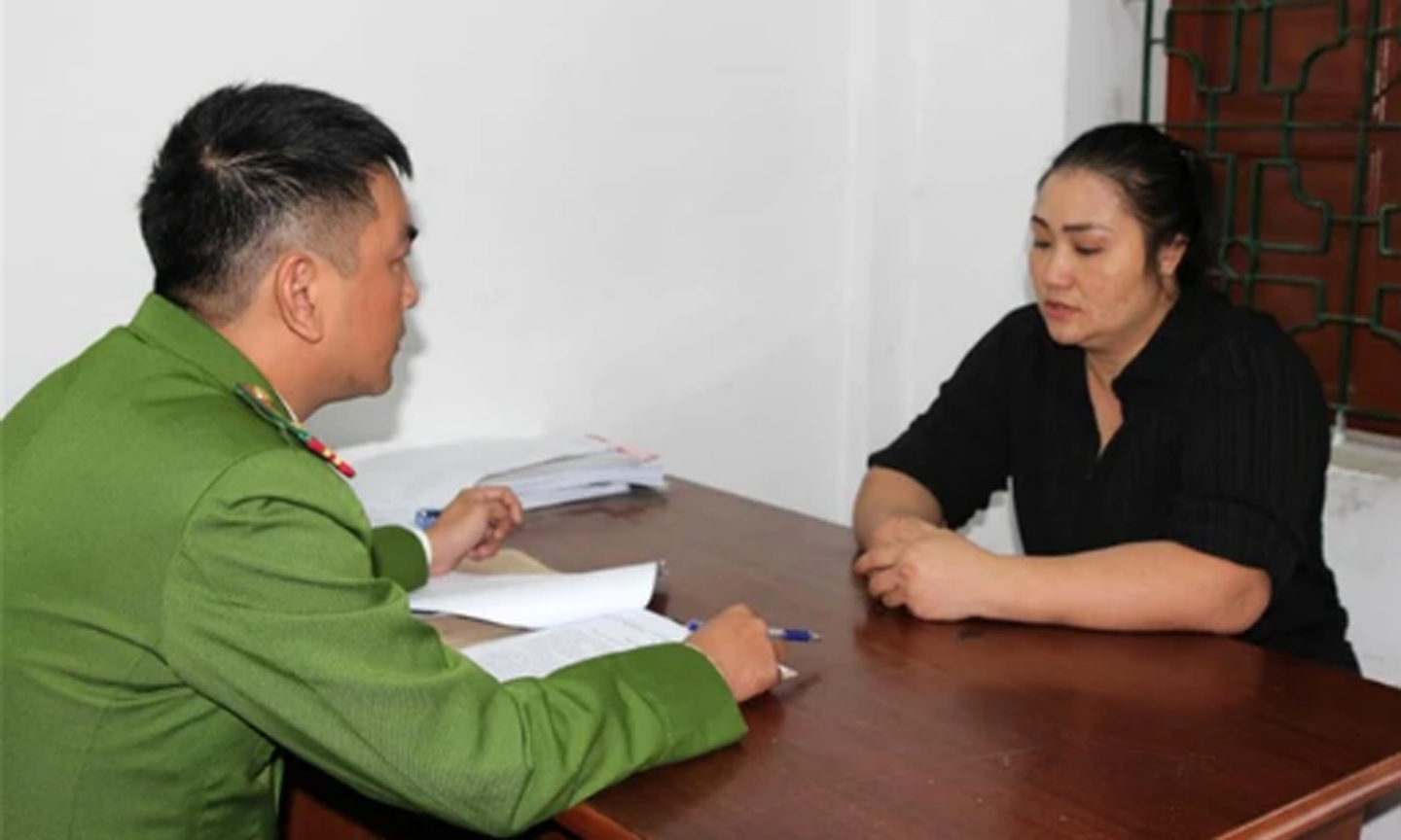 Công an thành phố Vinh, tỉnh Nghệ An ra quyết định khởi tố vụ án, khởi tố bị can đối với Nguyễn Thị Phương Thoa (sinh năm 1984, trú tại phường Cửa Nam, TP Vinh, tỉnh Nghệ An) về hành vi cho vay lãi nặng trong giao dịch dân sự.