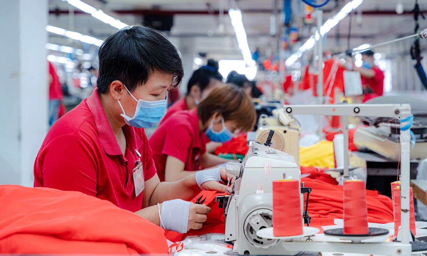 Công nhân lao động đang làm việc tại Công ty CP May Tiền Tiến 