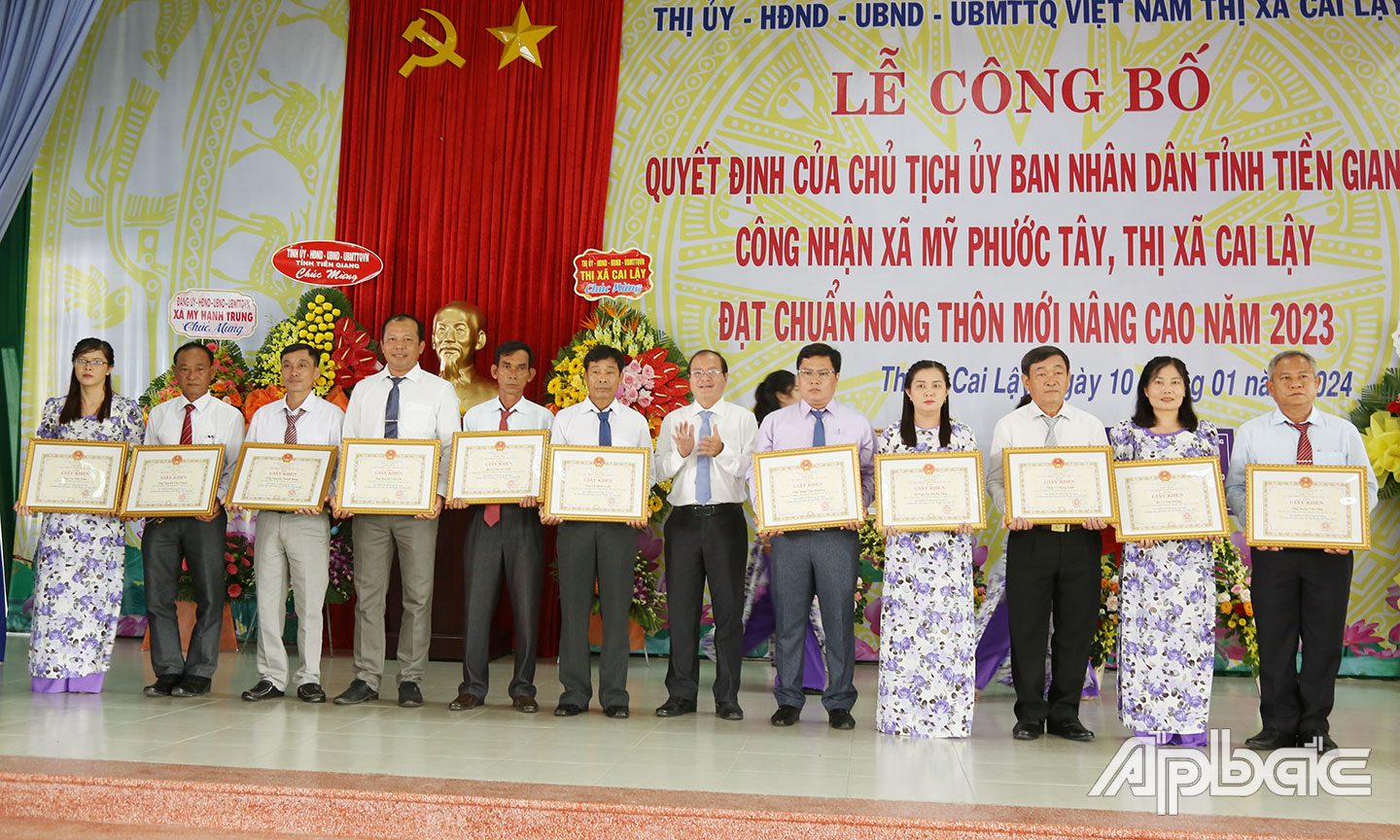 Các cá nhân có thành tích nhận Giấy khen của UBND TX. Cai Lậy.