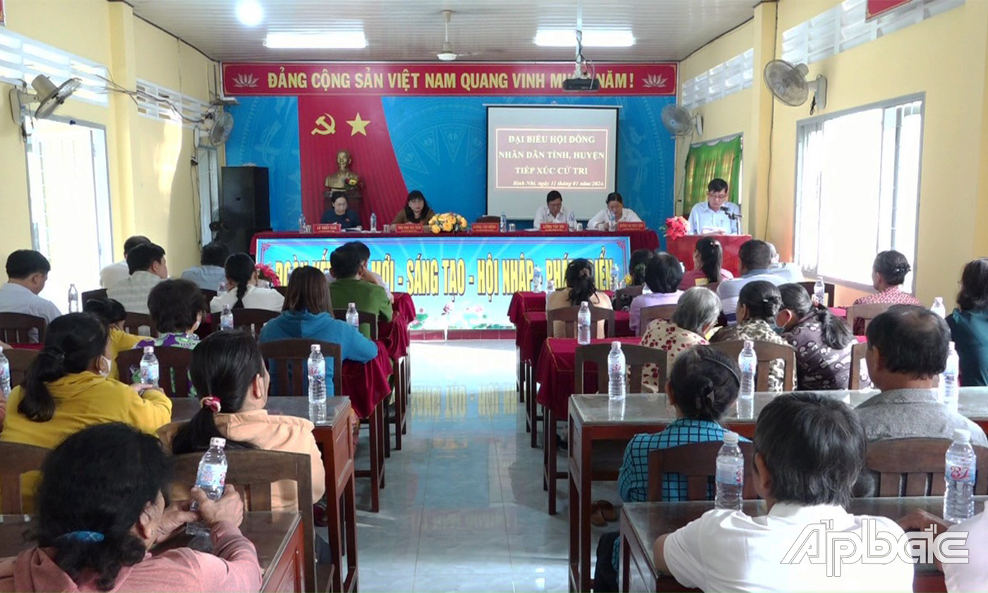 Quang cảnh buổi tiếp xúc