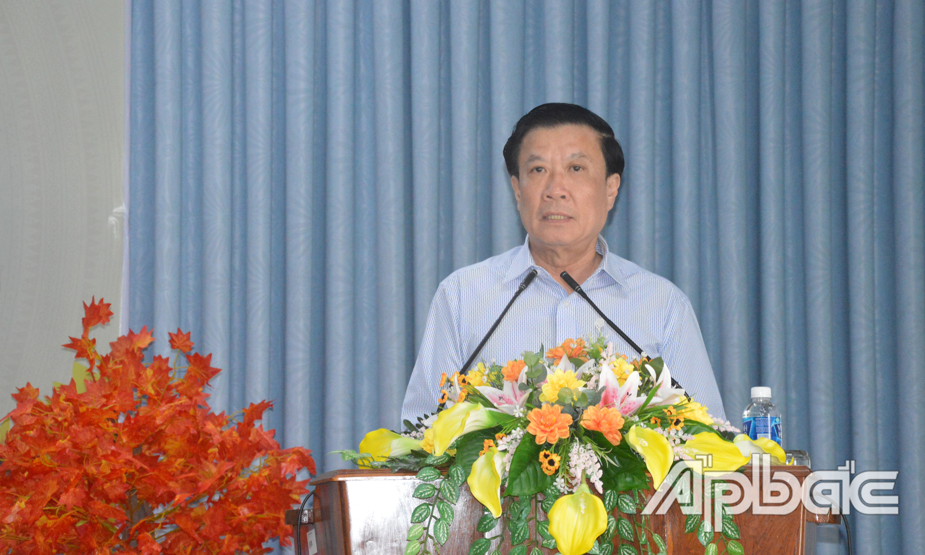 Lãnh đạo NHNN tỉnh báo cáo kết quả hoạt động năm 2023.