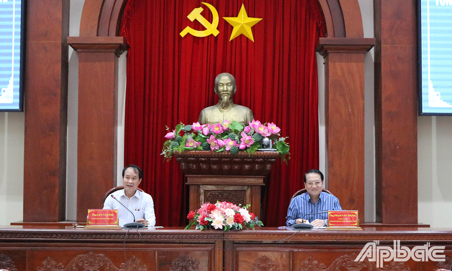 Chủ trì hội nghị