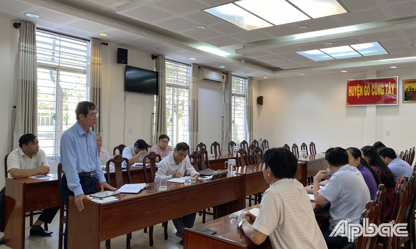 Quang cảnh buổi làm việc