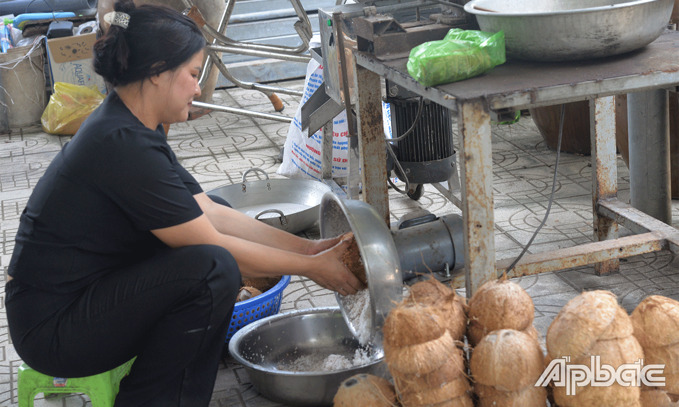 Chị Lắm 