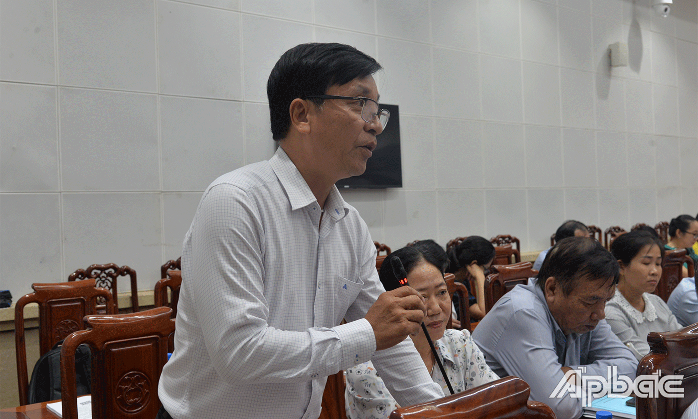 Đại biểu phát biểu tham luận, thảo luận tại hội nghị.