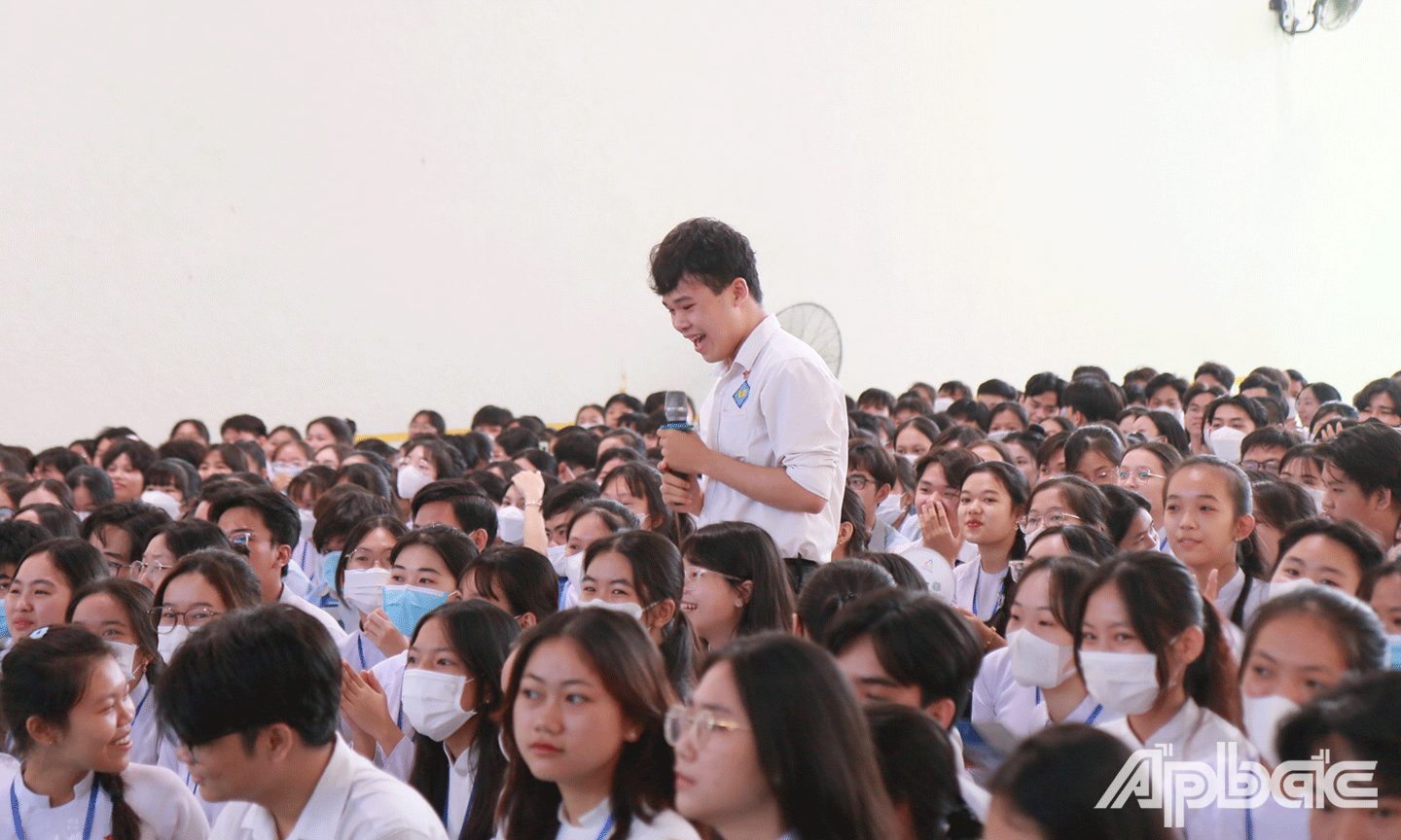 Các em học sinh chia sẻ những thắc mắc của bản thân trong lộ trình chọn ngành, chọn nghề tương lai.