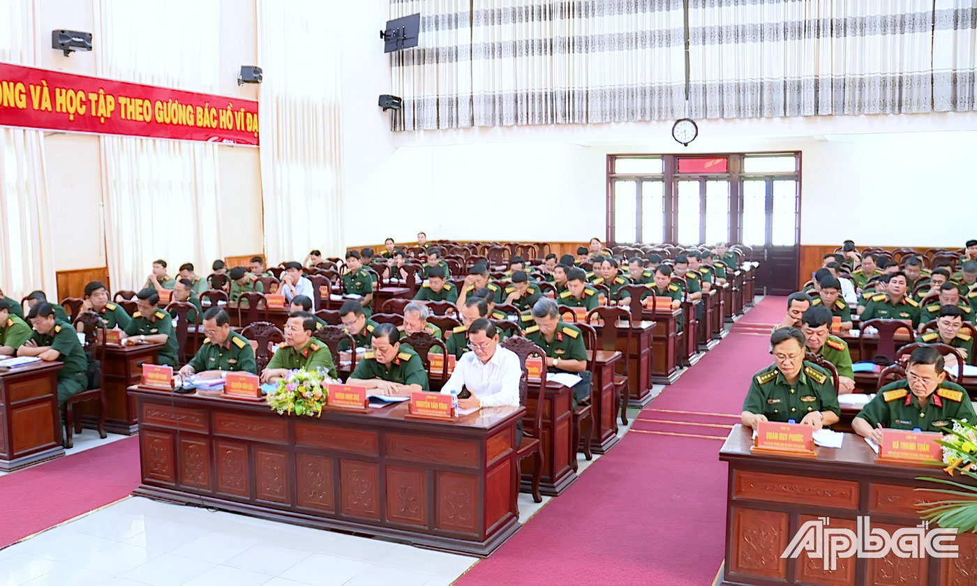 Đại biểu tham dự hội nghị.