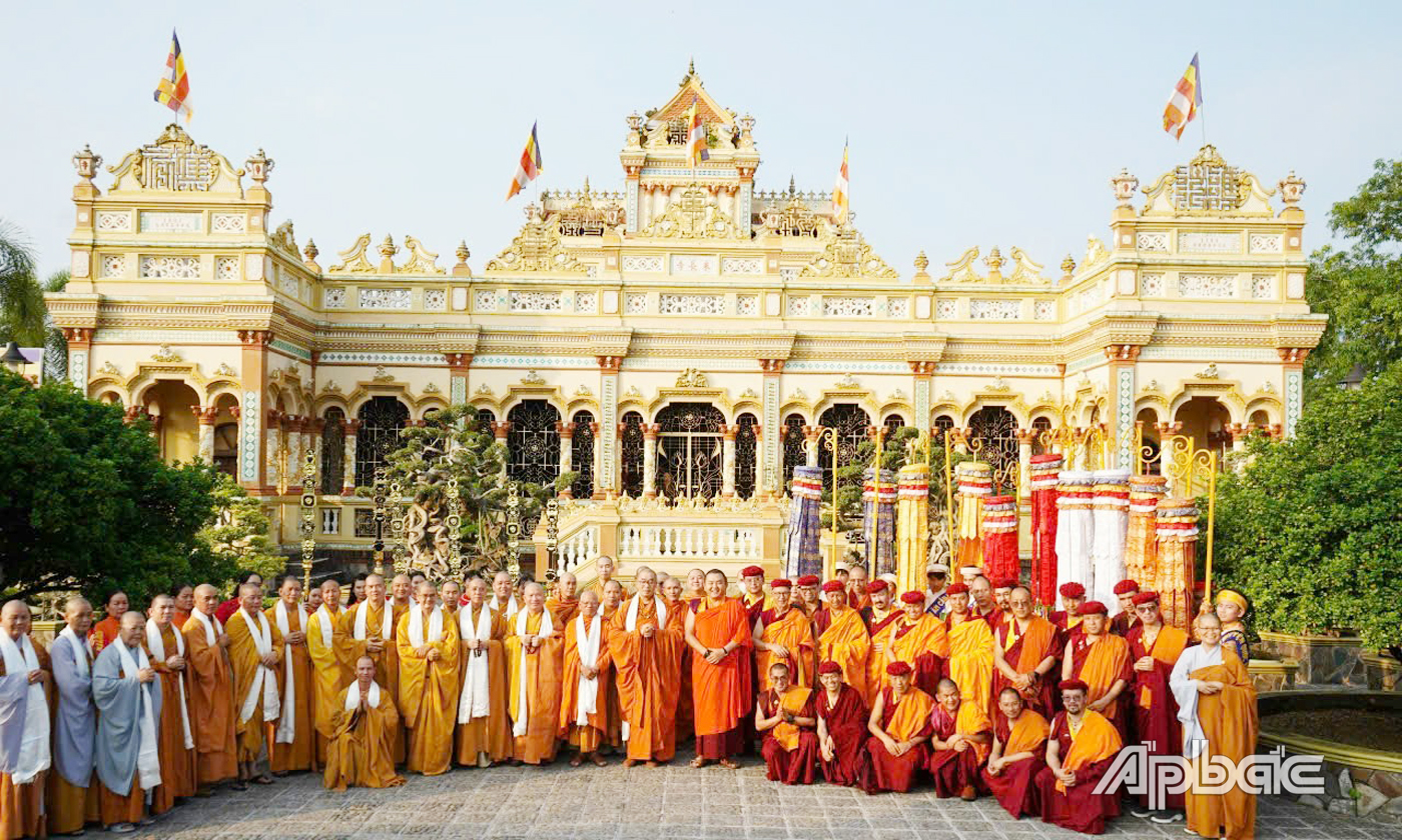 Ban TRị sự Phật giáo Tiền giang tiếp đoàn Phật giáo Ấn Độ thăm Phật giáo Tiền Giang và đồng chủ trì Pháp hội Quan Âm cầu quốc thái dân an