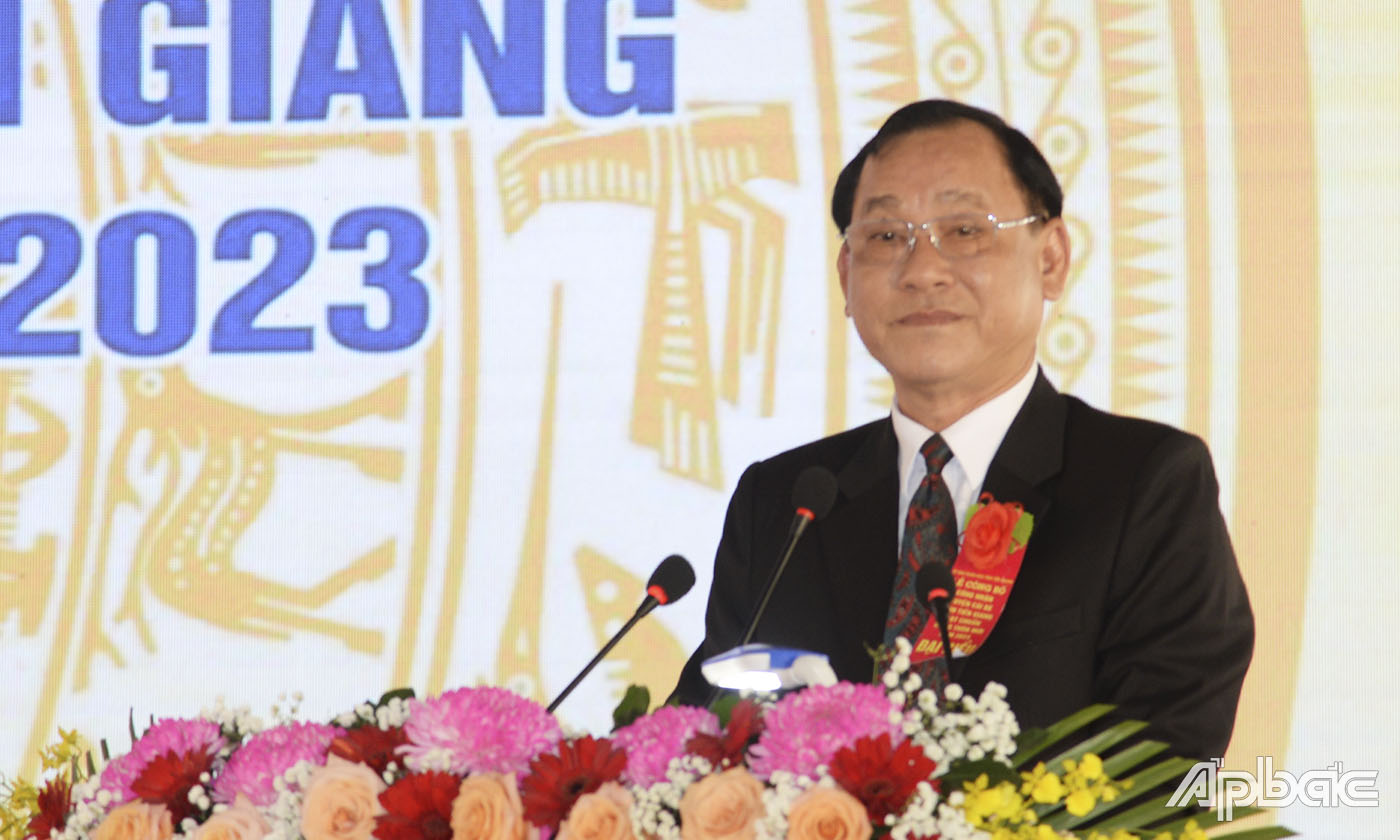 Đồng chí Nguyễn Văn Vĩnh phát biểu tại buổi lễ.