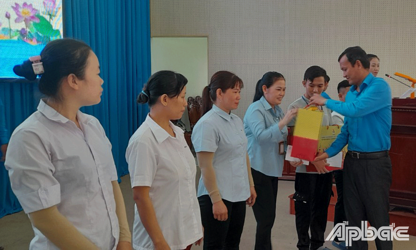 Đồng chí Hoàng Khắc Tinh Phó Chủ tịch Thường trực Liên đoàn Lao động tỉnh Tiền Giang. 