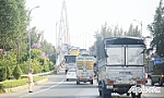 Mùng 2 tết: Phương tiện đông đúc, mất cả giờ mới qua được cầu Rạch Miễu