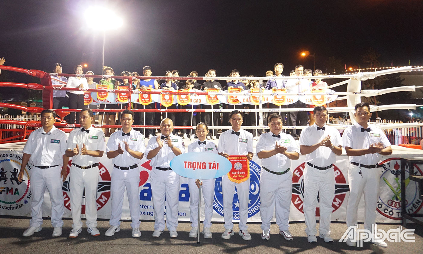 Giải đấu có sự tham gia của 150 huấn luyện viên, vận động viên. 