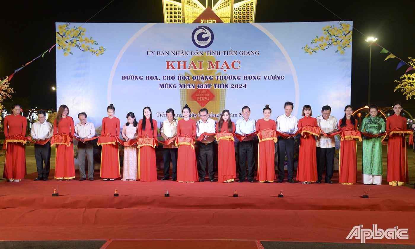 Nghi thức khai mạc Đường hoa và Chợ hoa Xuân Giáp Thìn 2024.