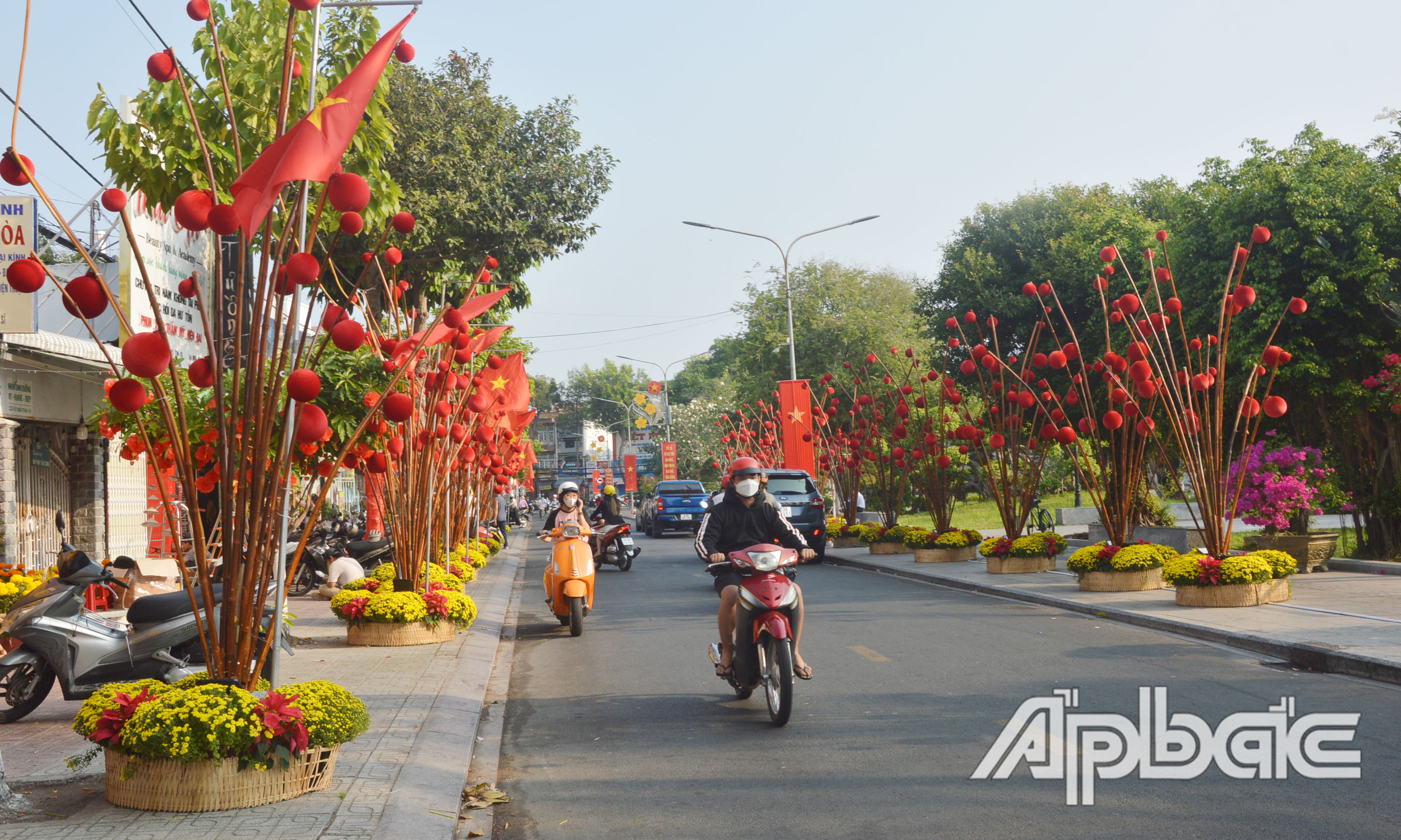 Các cụm tiểu cảnh tại Công viên Tết Mậu Thân được TP. Mỹ Tho đầu tư chỉnh chu, đặc sắc, thu hút nhiều người dân đến tham quan chụp ảnh.