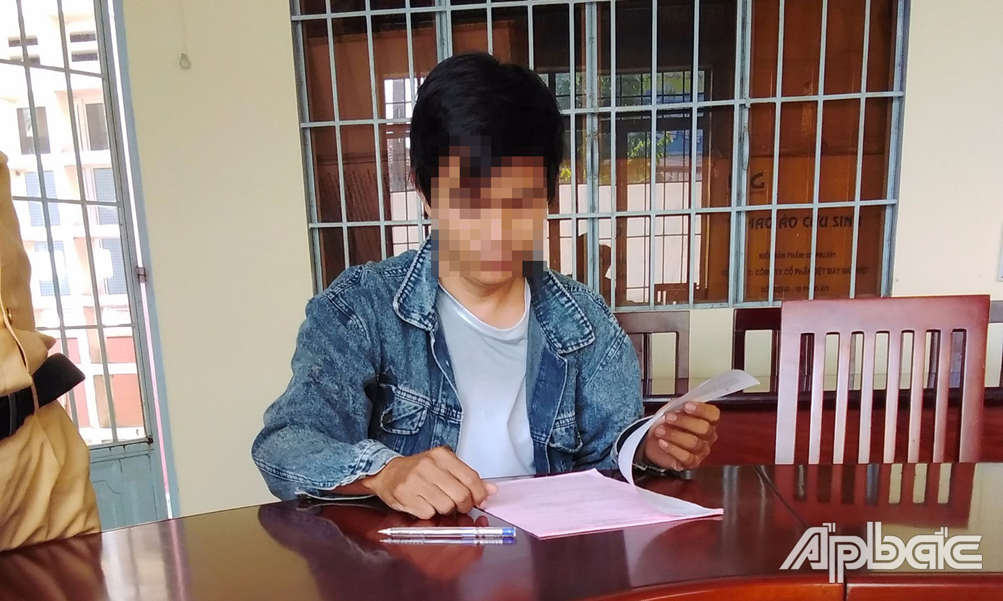 Đối tượng N.V.L. tai cơ quan chức năng. Ảnh Công an cung cấp.