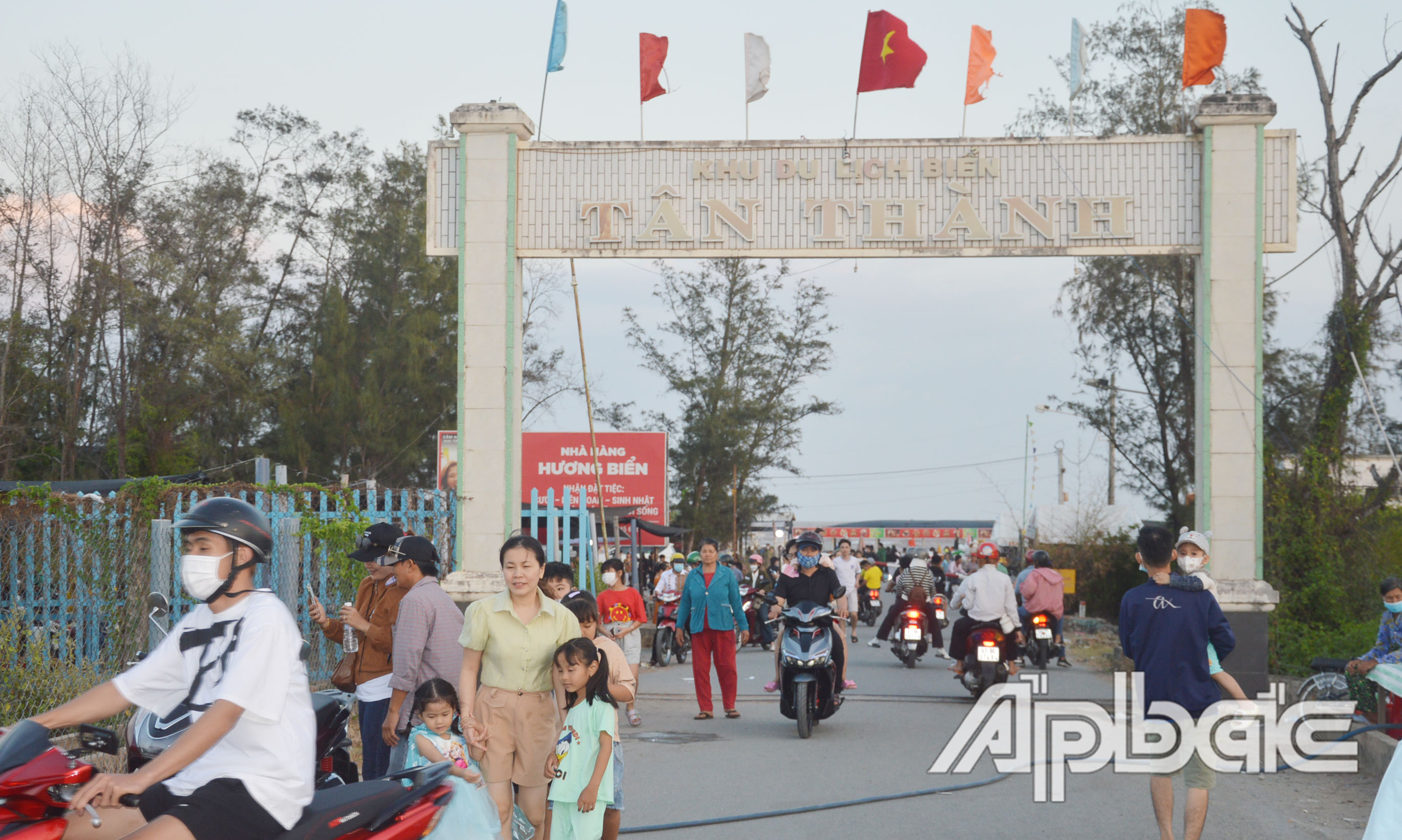 Du lịch biển Tân Thành hút khách dịp Tết Nguyên đán 2024.