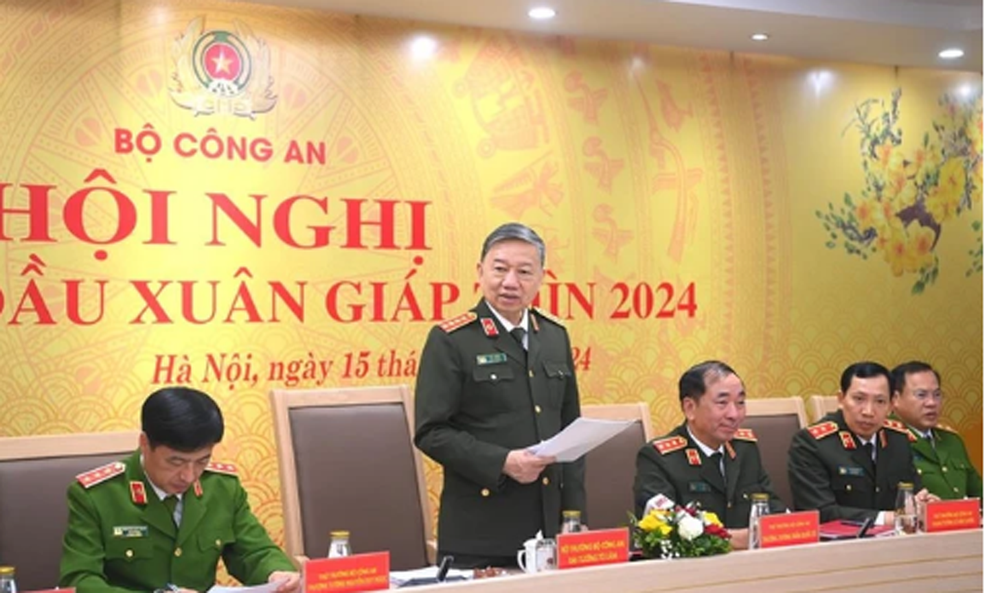 Bộ trưởng Bộ Công an Tô Lâm phát biểu chỉ đạo tại hội nghị giao ban.
