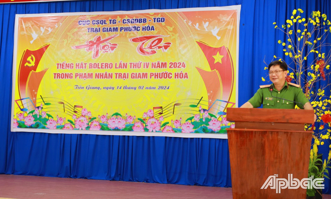 Thượng tá Vũ Văn Phượng, Phó Giám thị Trại giam Phước Hòa phát biểu.